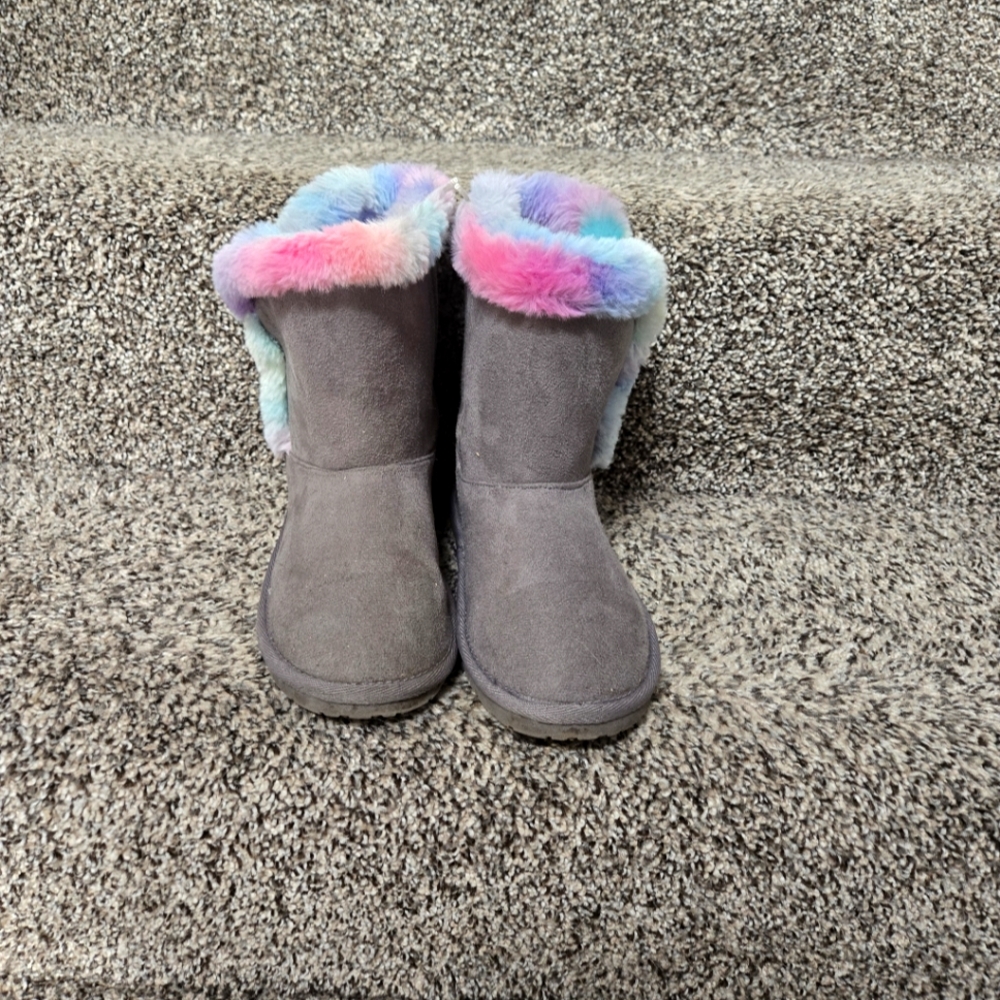 Children's Place size 3 girl's boots